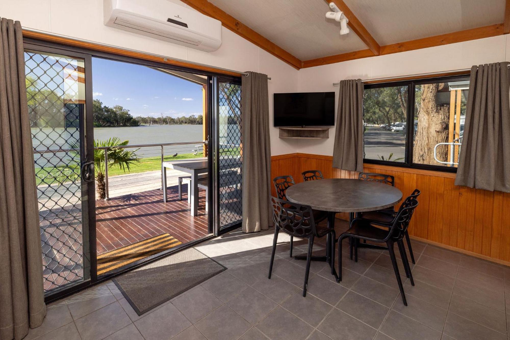 Big4 Renmark Riverfront Holiday Park Екстер'єр фото