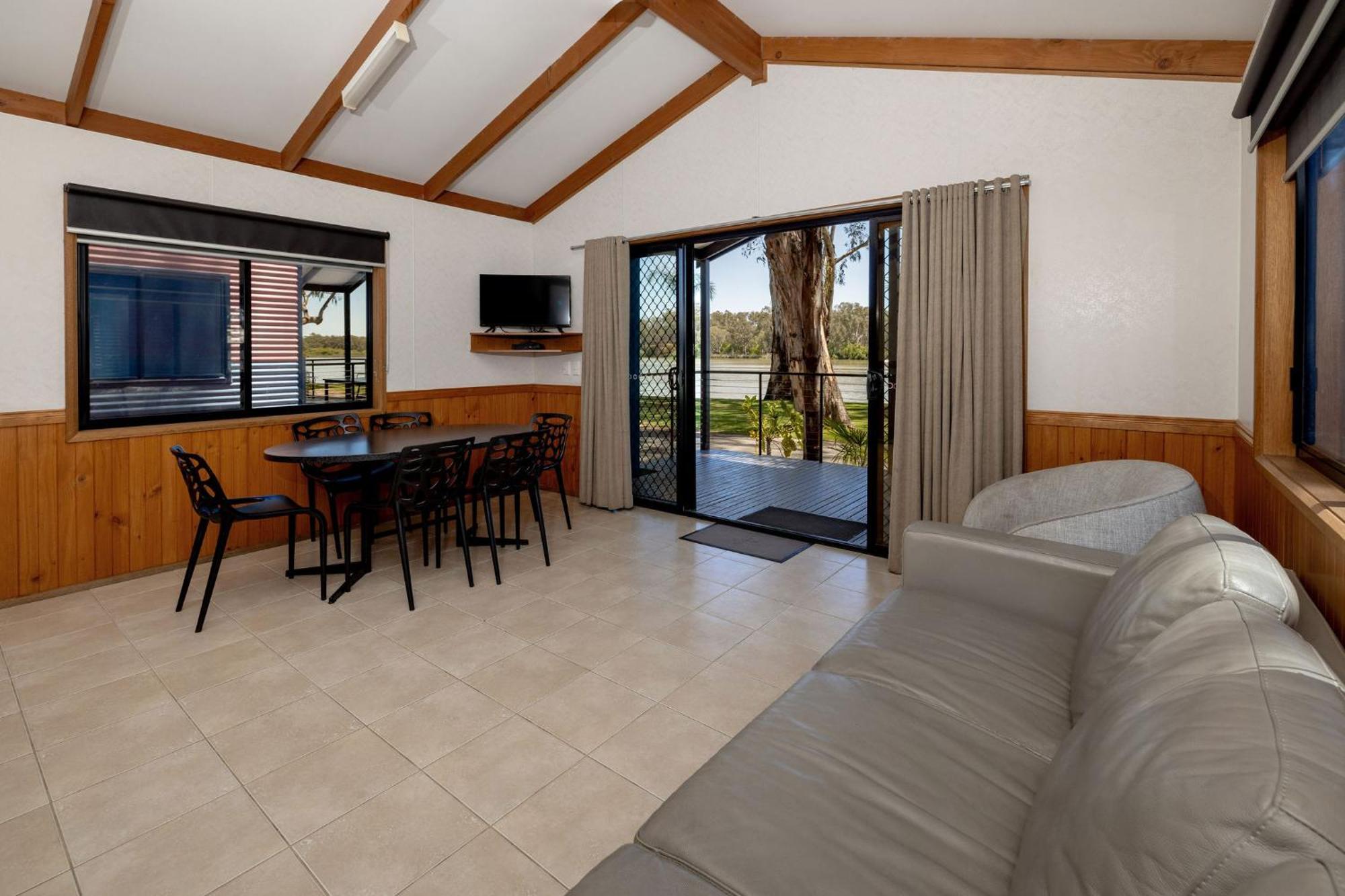 Big4 Renmark Riverfront Holiday Park Екстер'єр фото