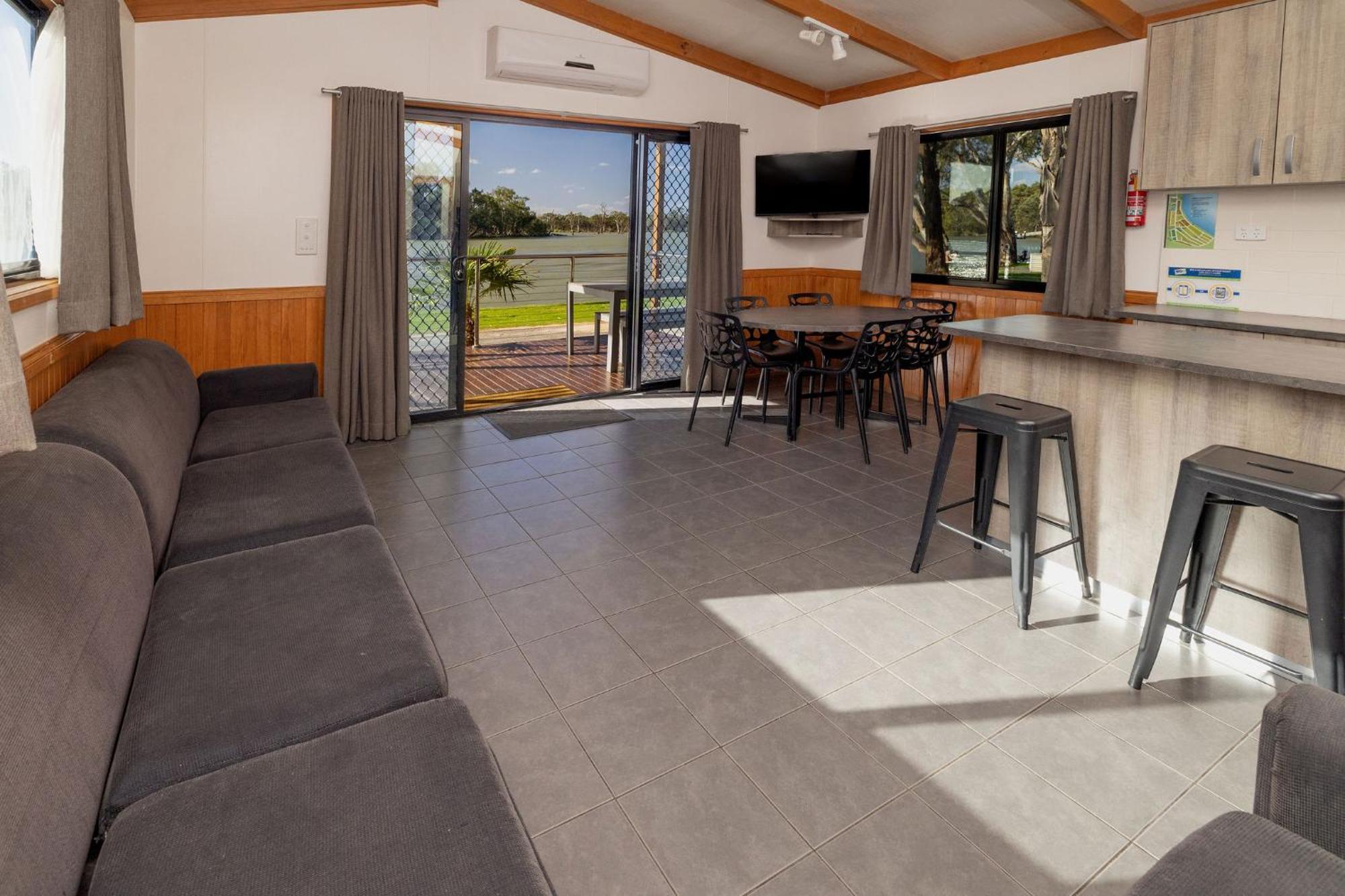 Big4 Renmark Riverfront Holiday Park Екстер'єр фото