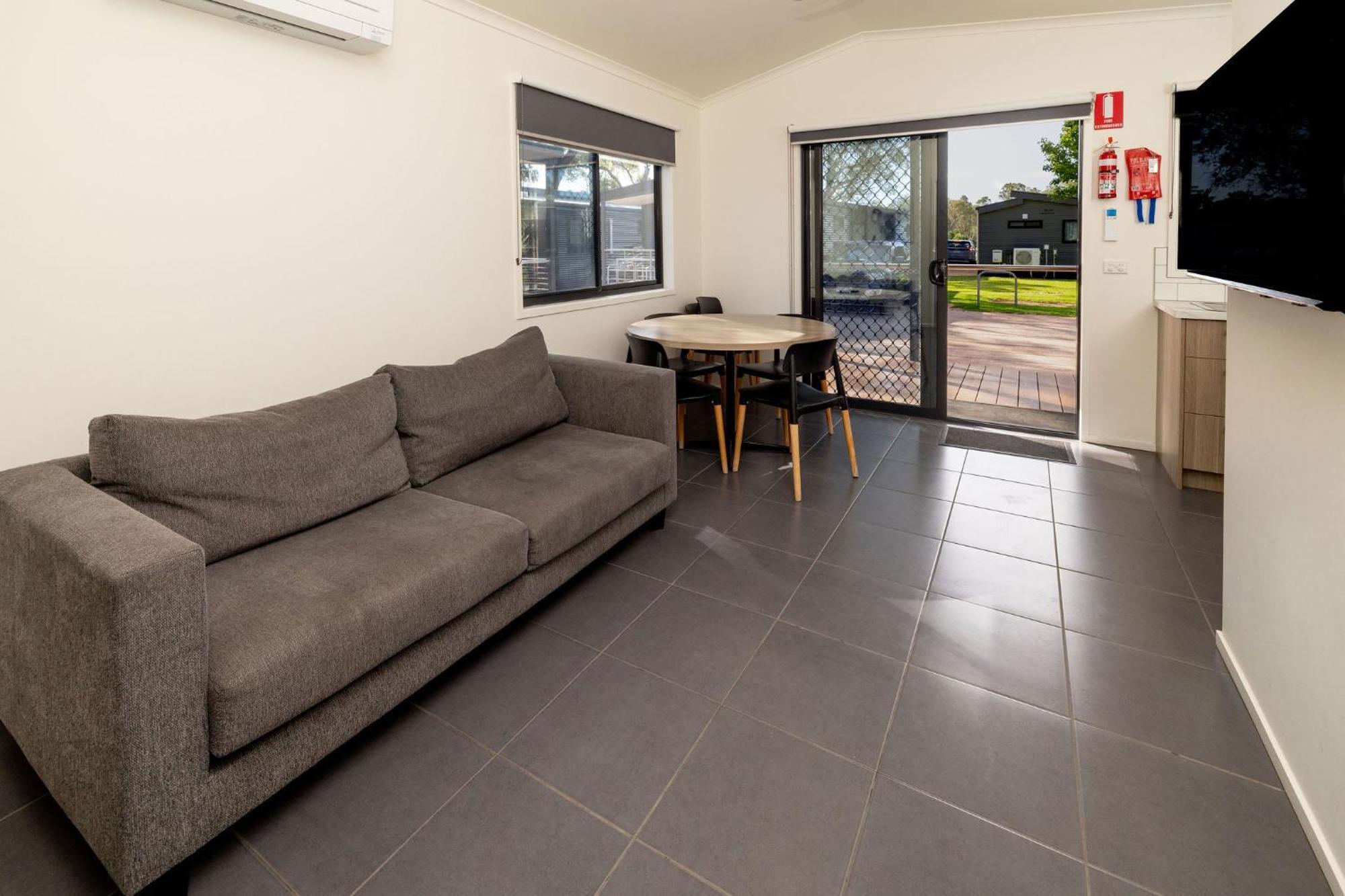 Big4 Renmark Riverfront Holiday Park Екстер'єр фото