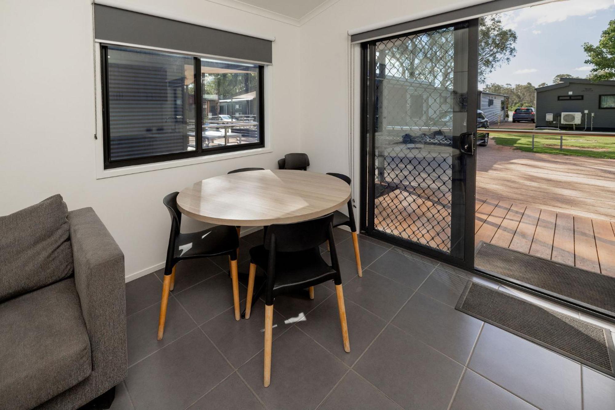 Big4 Renmark Riverfront Holiday Park Екстер'єр фото