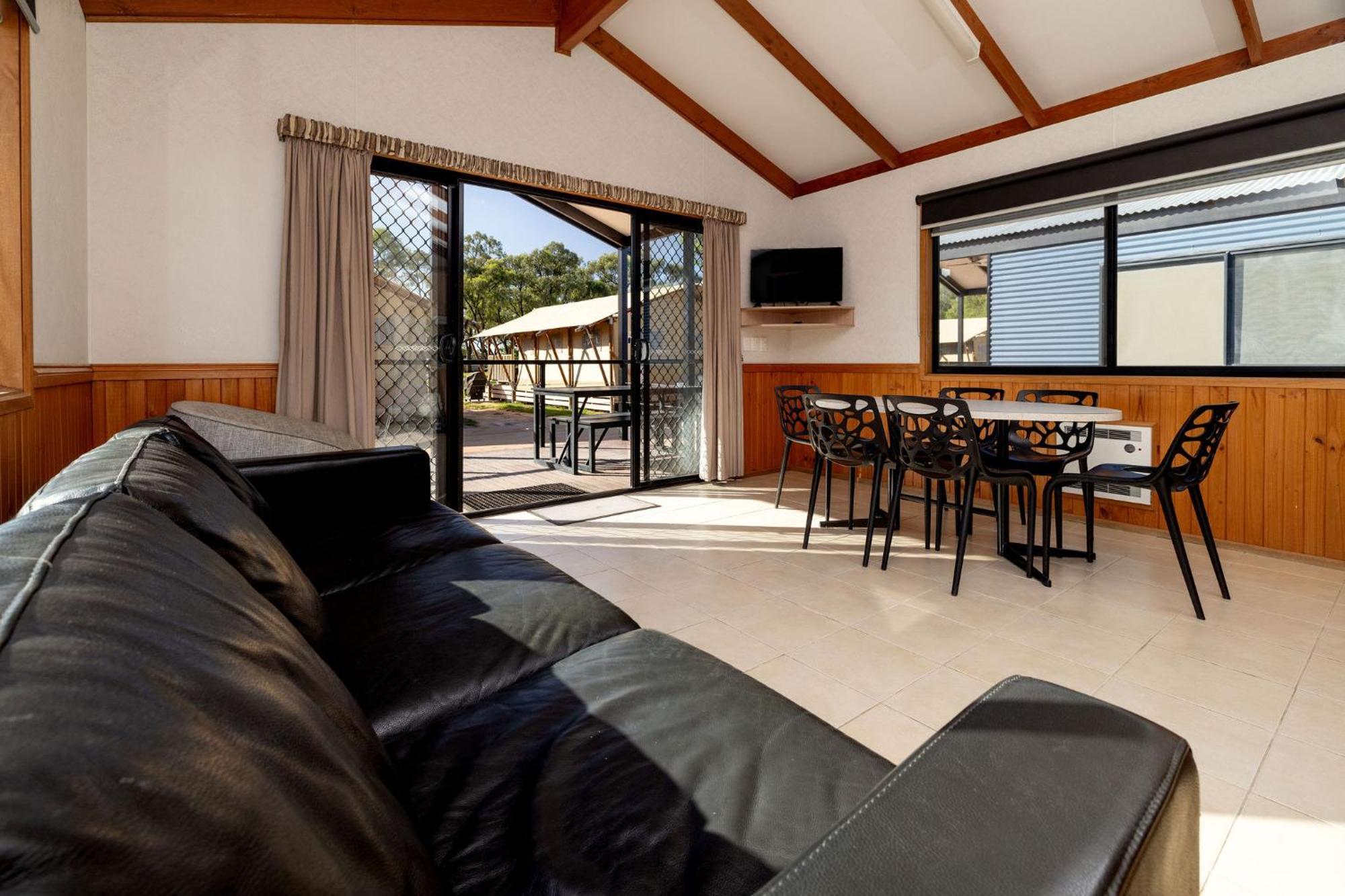 Big4 Renmark Riverfront Holiday Park Екстер'єр фото