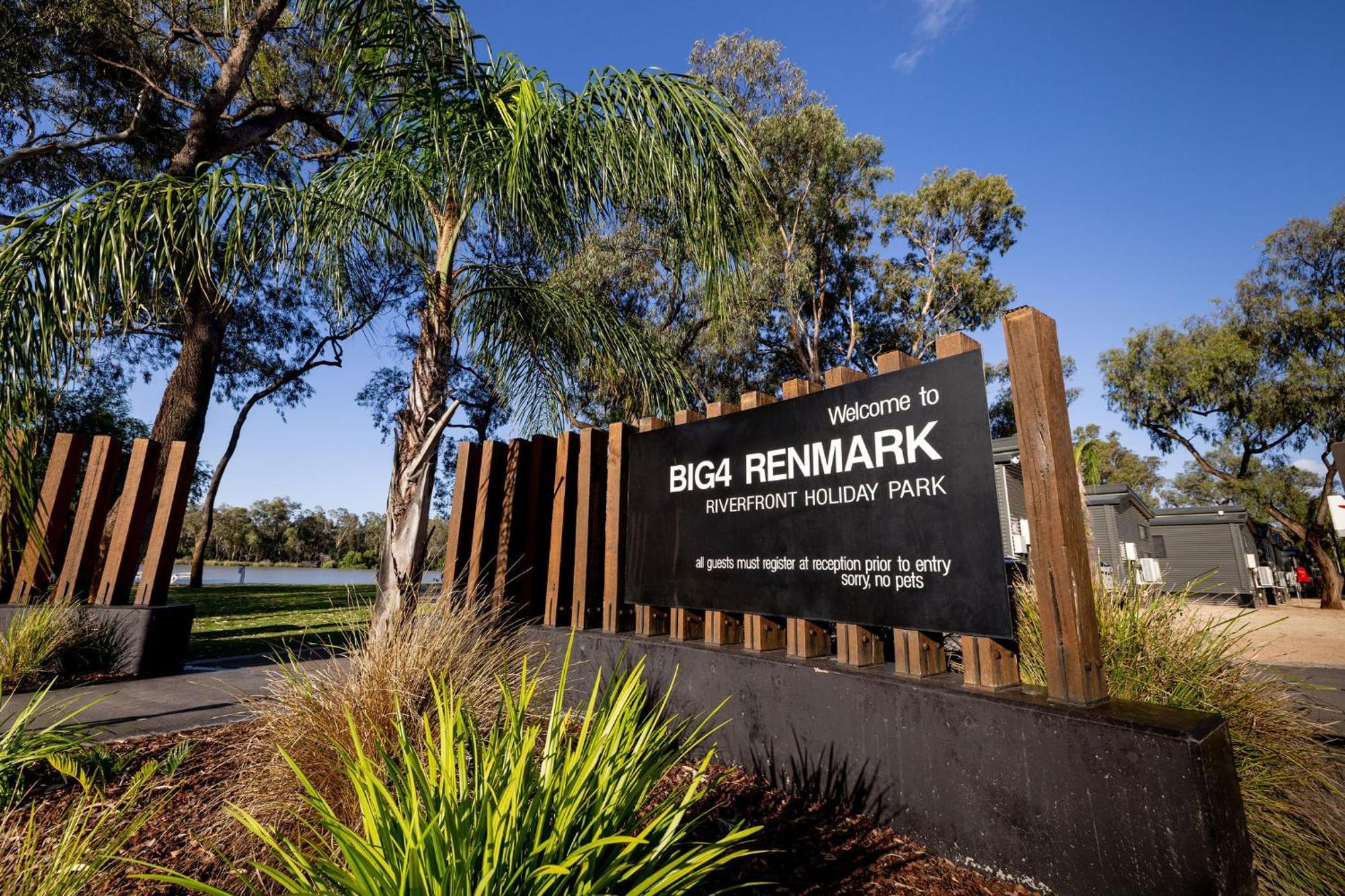 Big4 Renmark Riverfront Holiday Park Екстер'єр фото