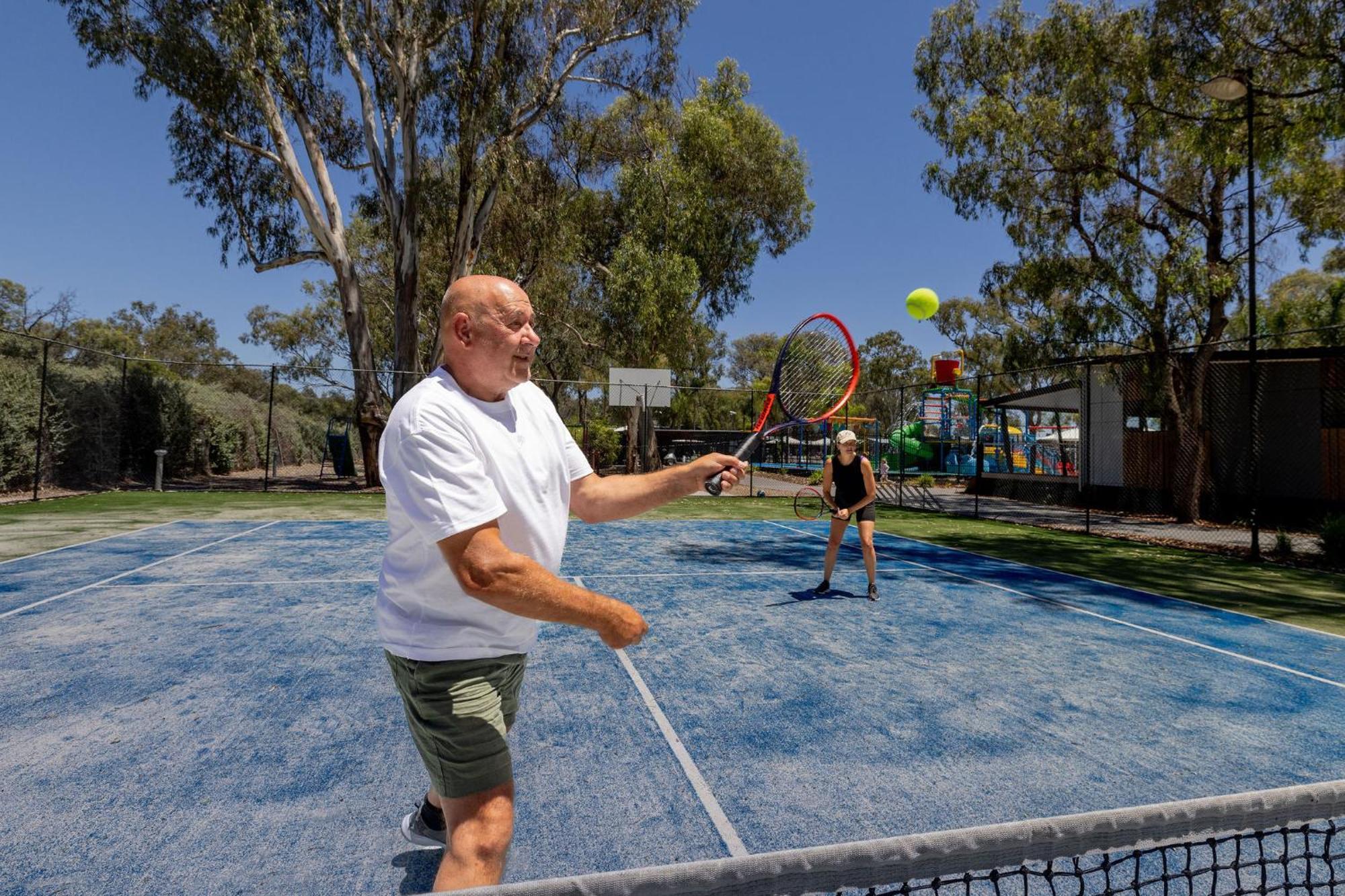 Big4 Renmark Riverfront Holiday Park Екстер'єр фото