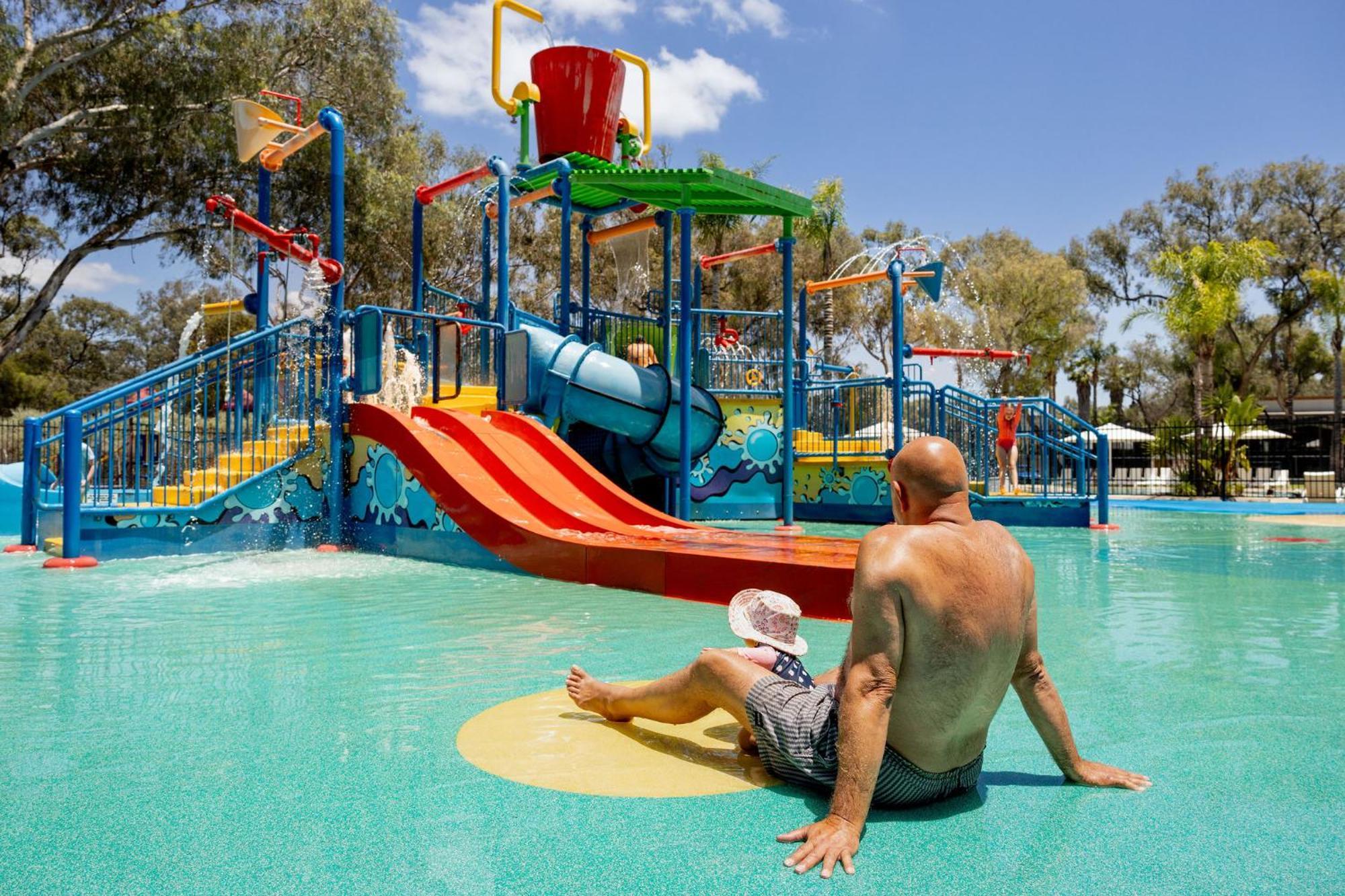Big4 Renmark Riverfront Holiday Park Екстер'єр фото